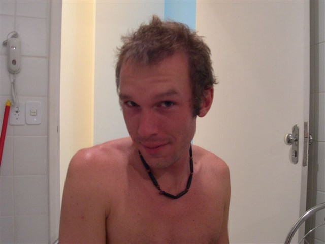 Mein Mitbewohner James in unbeabsicht vielsagender Pose