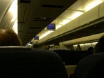 12 Stunden Nachtflug, die ich - Gott sei Dank - zum grossen Teil verschlafen habe