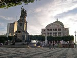 Pra�a S�o Sebasti�o mit dem Opernhaus
